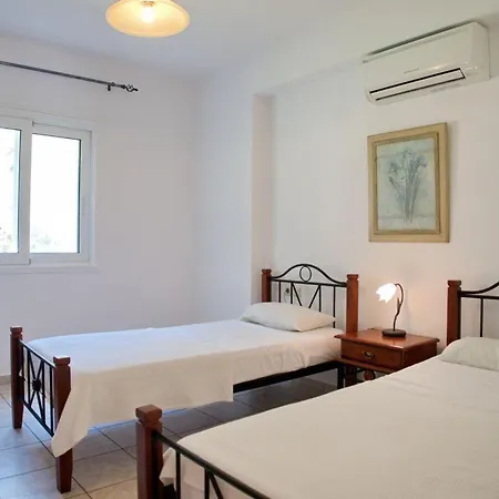 Kefalonia Sleeps 6 With Pool Air Con And Wifi Villa