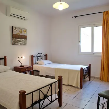 Kefalonia Sleeps 6 With Pool Air Con And Wifi Villa