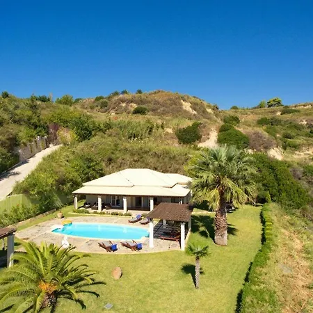 Villa Kefalonia Sleeps 6 With Pool Air Con And Wifi *
