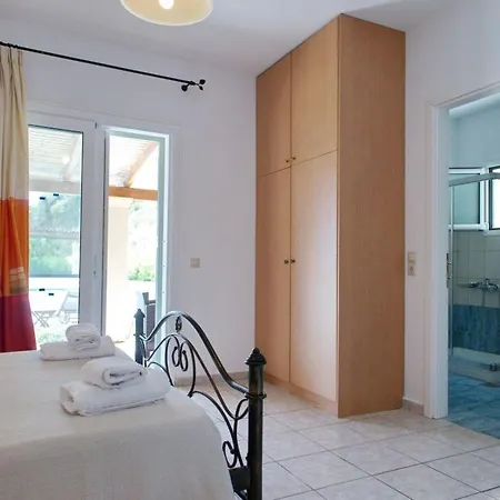 Kefalonia Sleeps 6 With Pool Air Con And Wifi Villa *